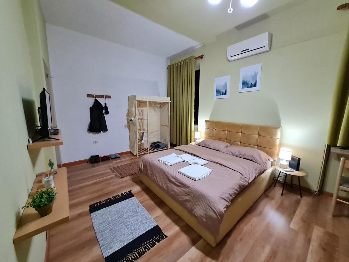 Ex-Block District Charming Studio Apartment With Treeish Sorrounding View! Tirana Exterior photo